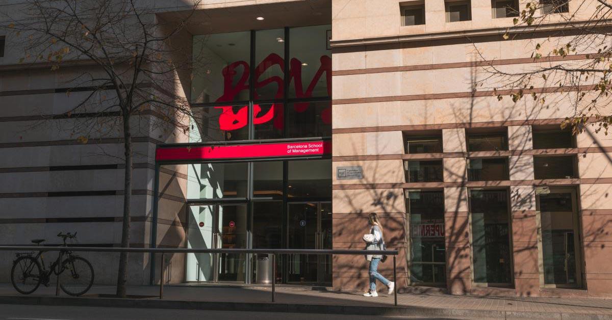 UPF-BSM, Edificio Balmes, entrada a la escuela